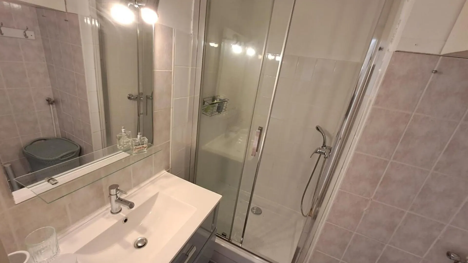 Apartment T2 Vue A 100M De La Plage Avec Parking Prive